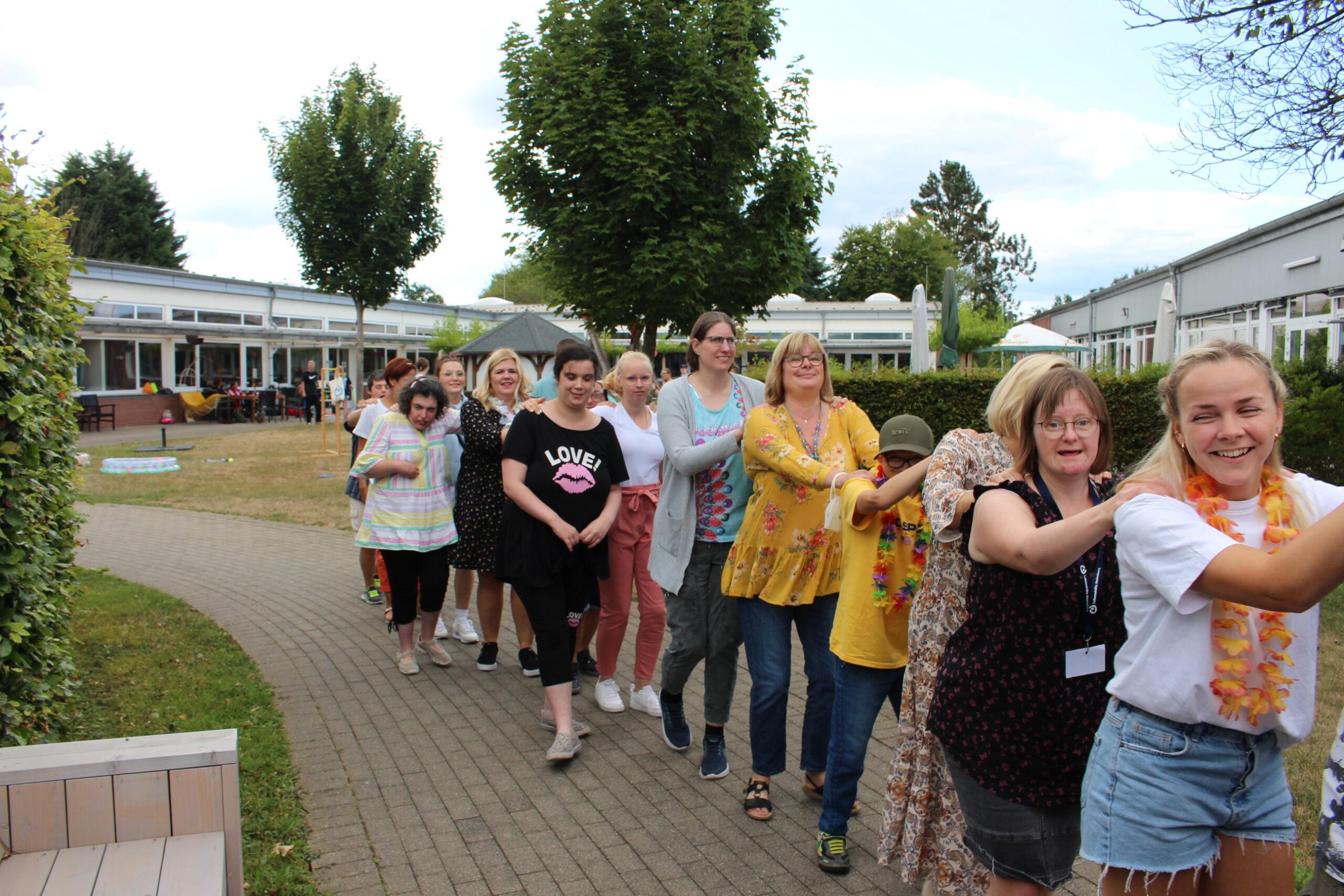 TreffPunkt: Flower Power-Party